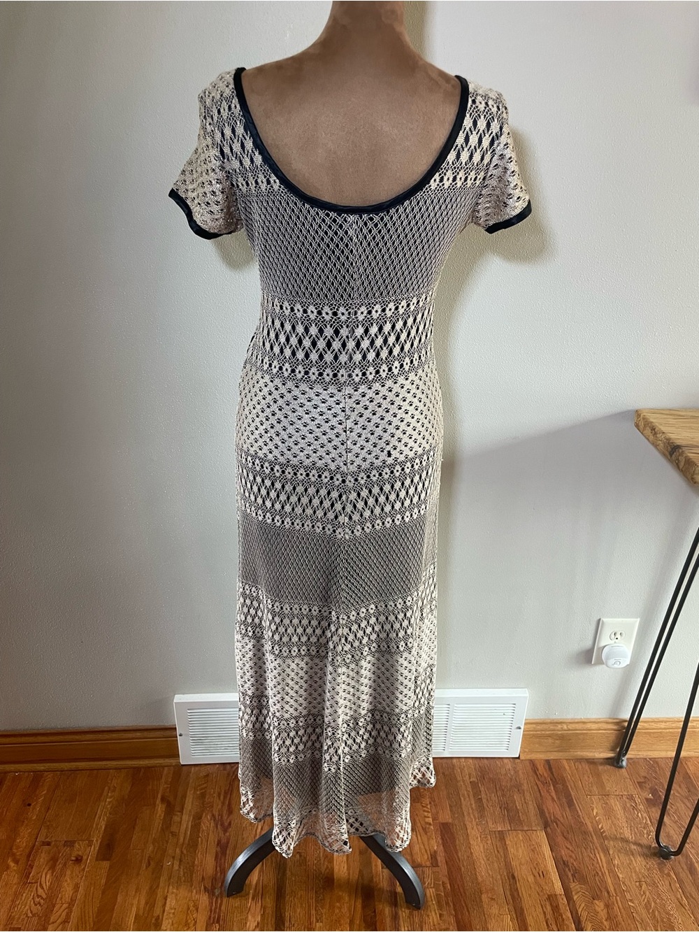 Vintage 1990’s Maurice’s black and cream crochet overlay mid dress - Picture 3 of 10